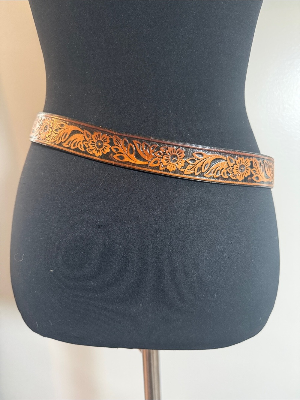 Vintage Tooled Leather Floral Western Belt Dark Brown Brass Buckle Boho No.3 - Picture 5 of 7